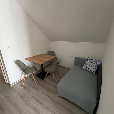 Silver Lelle Lejlighed